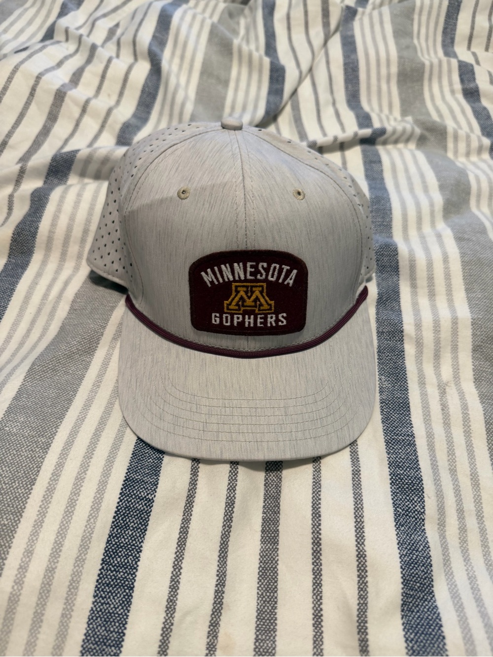 Minnesota Golden Gophers Gray Performance Snapback Hat